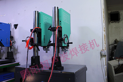  超声波焊接机